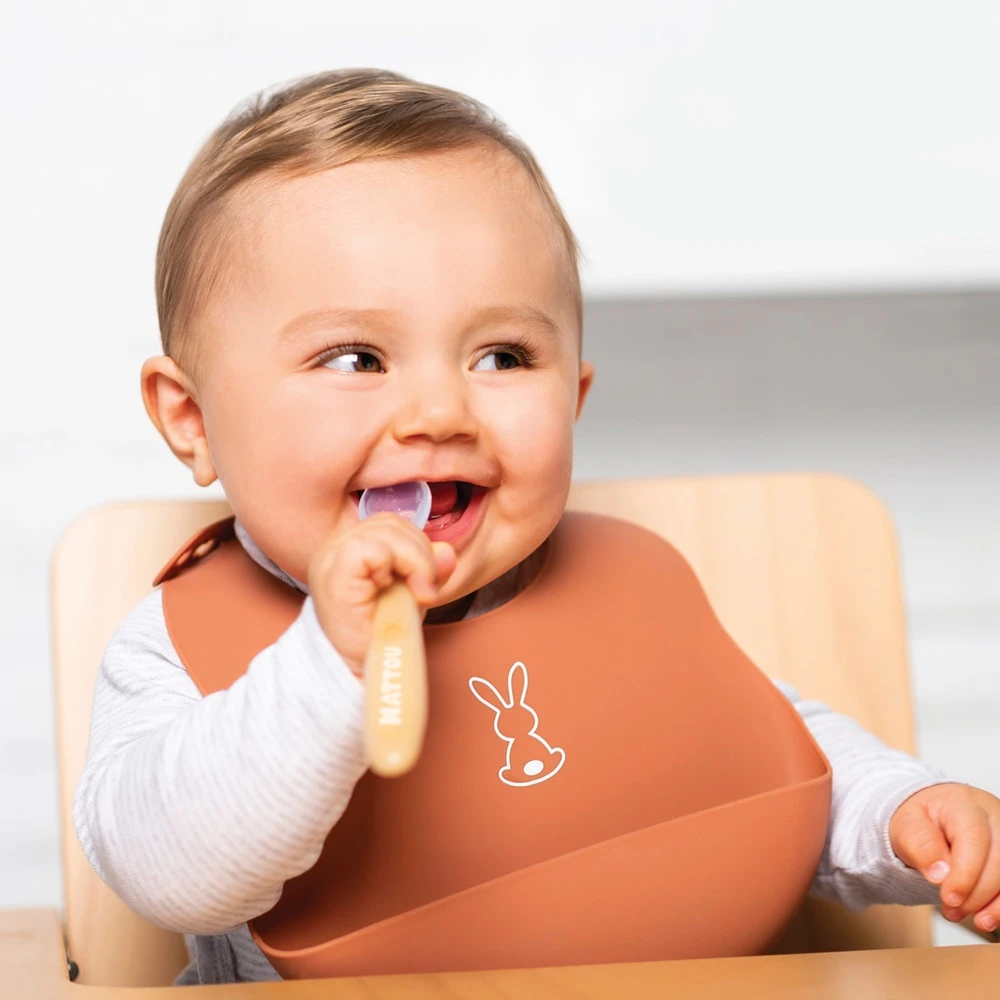 NATTOU Bavoir En Silicone Lapidou Terracotta 4 NATTOU Bavoir En Silicone Lapidou Terracotta – Image 2